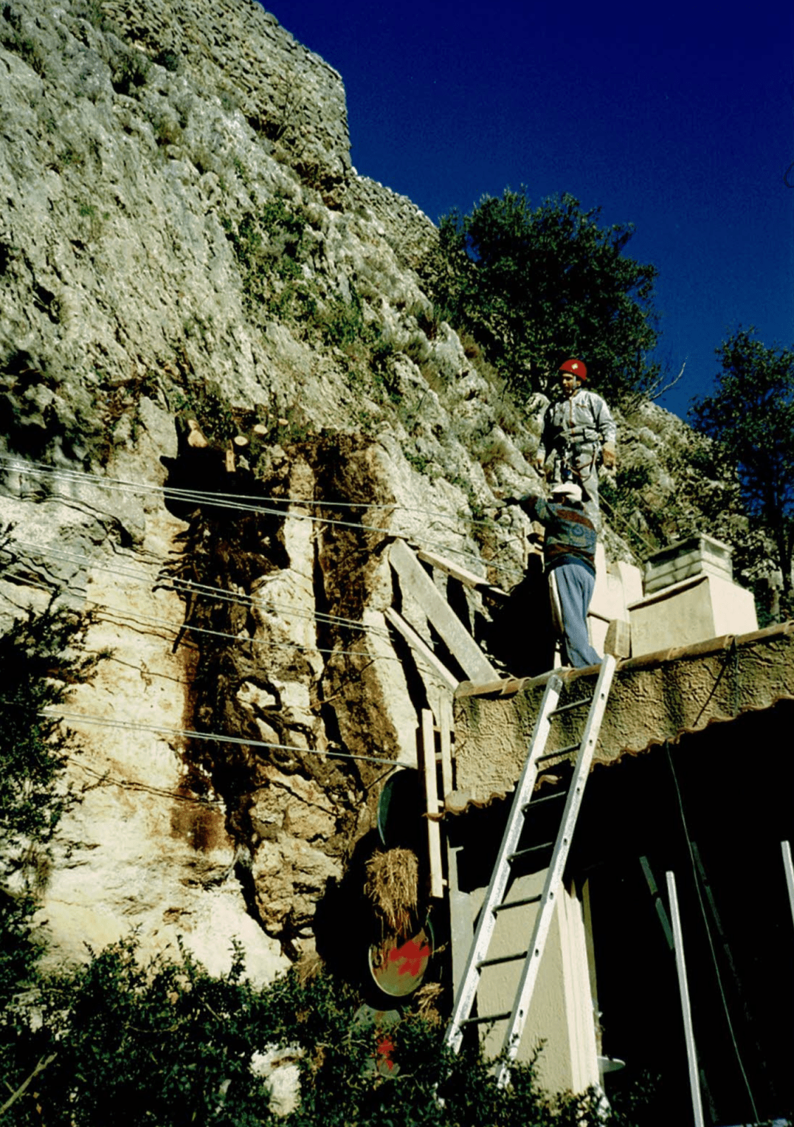 2000_Facchineri-et-fils_Mollans-sur-Ouvèze_Mise-en-securite_Falaise