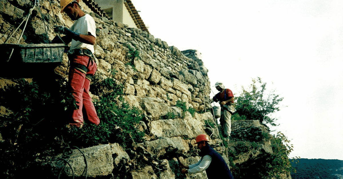 2000_Facchineri-et-fils_Mollans-sur-Ouvèze_Mise-en-securite_Falaise
