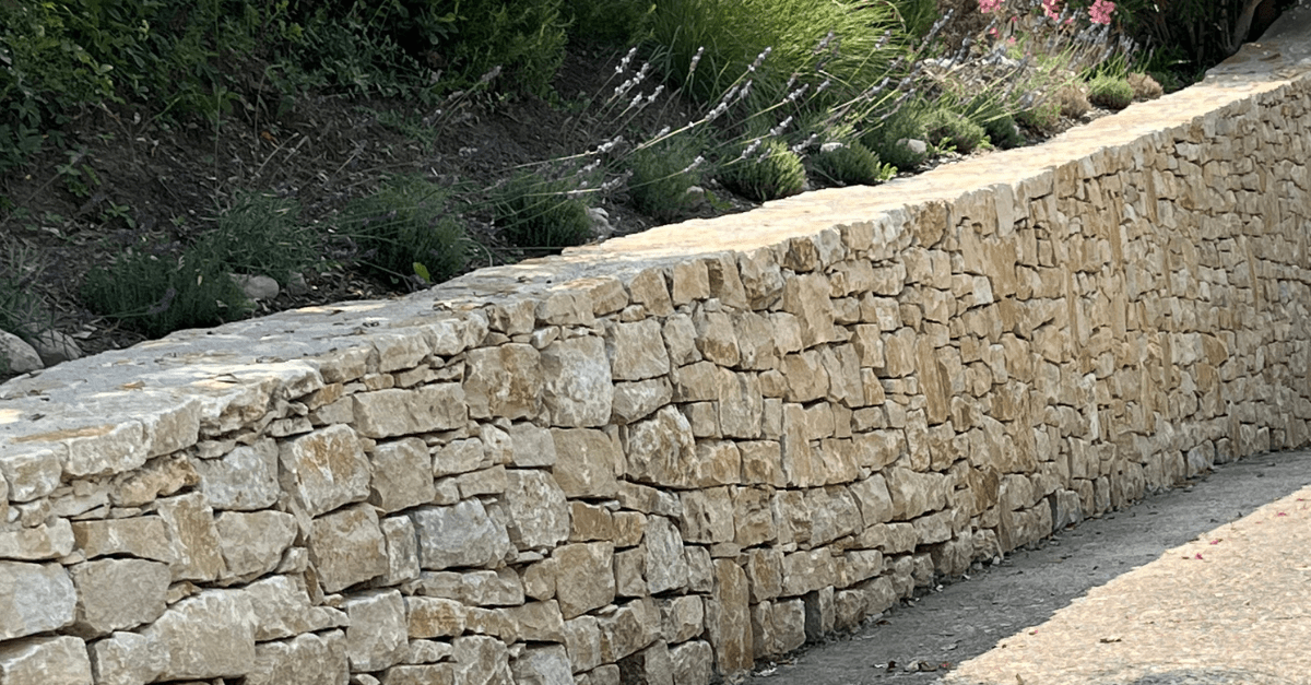 2023_Facchineri-et-fils_Buis-les-Baronnies_Construction_mur-en-pierre