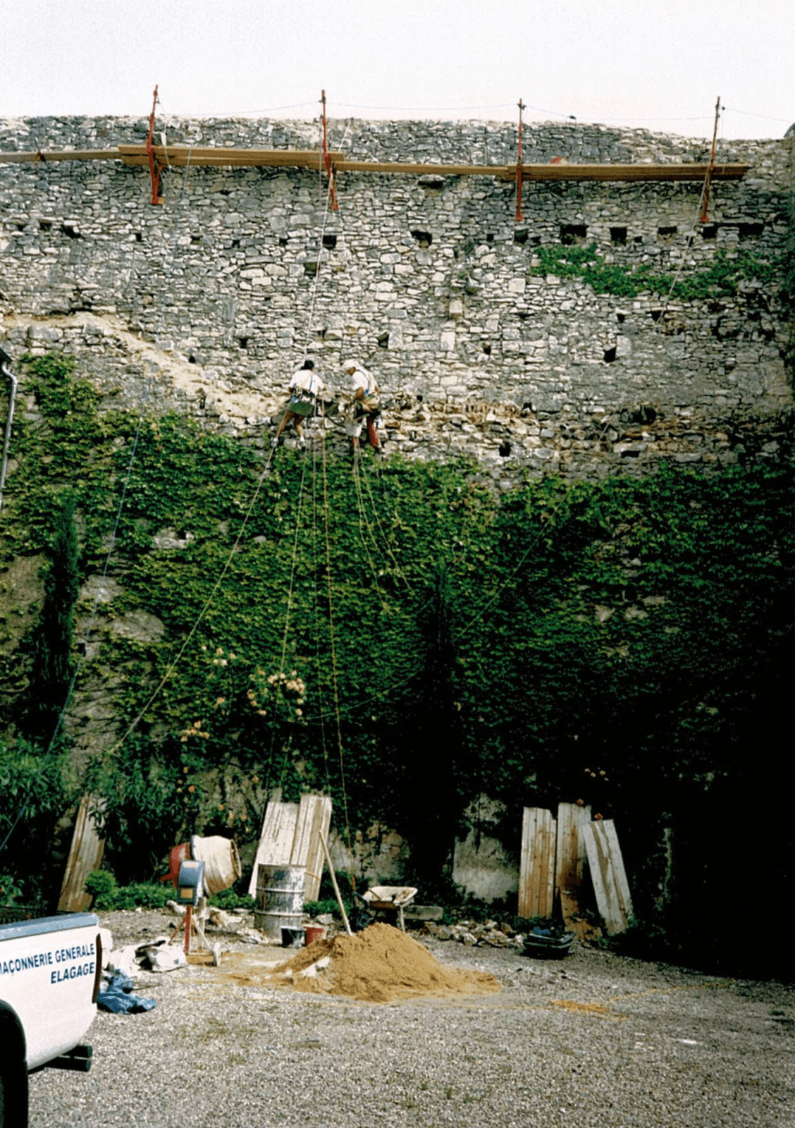 2000_Facchineri-et-fils_Puygiron_chateau_Renovation