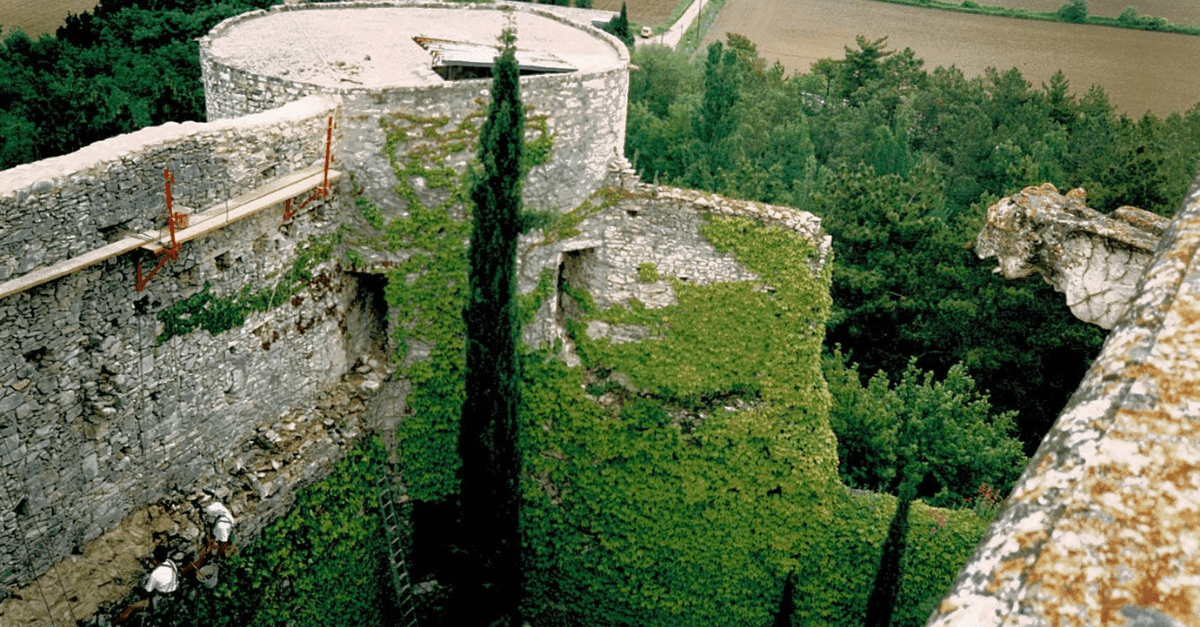 2000_Facchineri-et-fils_Puygiron_chateau_Renovation