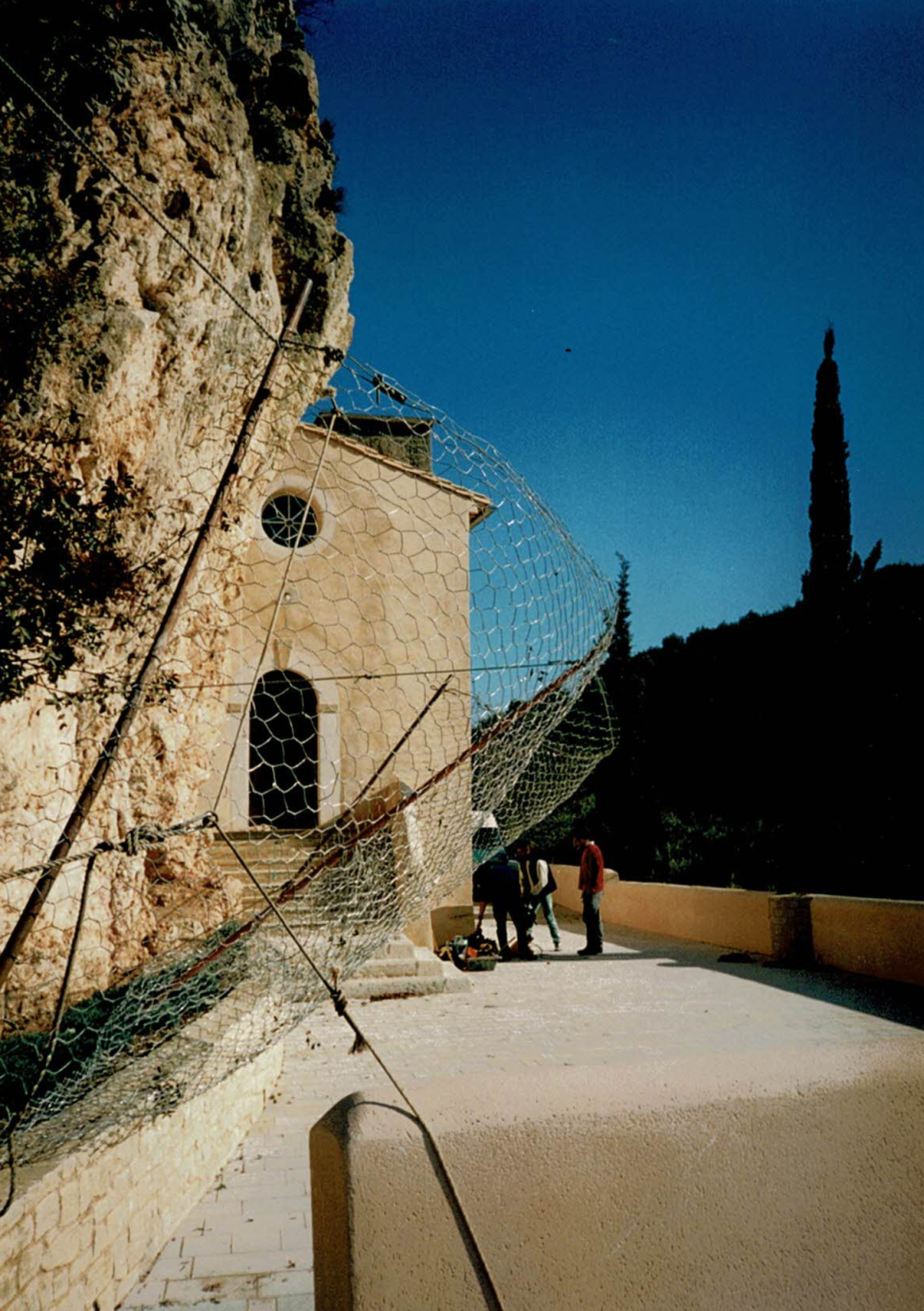 2001_Facchineri-et-fils_La-Roque-Alric_Travaux-de-falaise_02