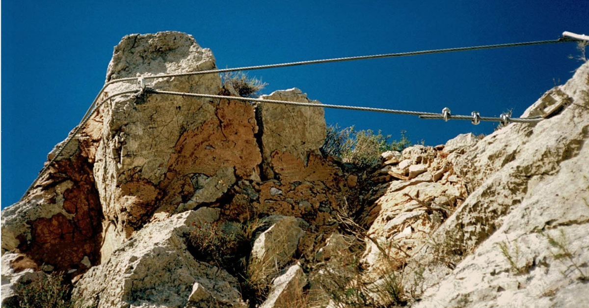 2001_Facchineri-et-fils_La-Roque-Alric_Travaux-de-falaise_04