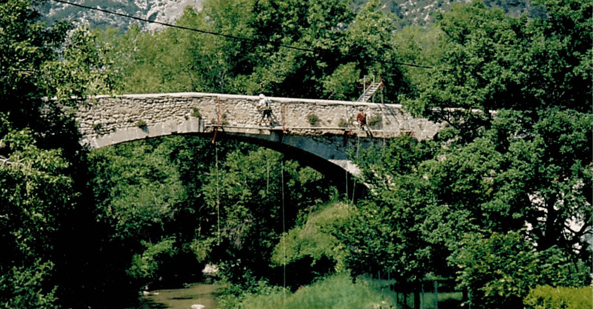 2003_Facchineri-et-fils_Buis-les-baronnies_Pont_17eme