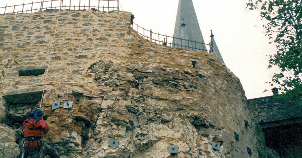 2007_Facchineri-et-fils_Saint-Sorlin-en-Bugey_Travaux-falaise_01