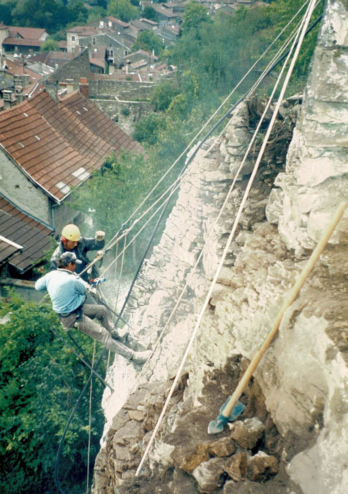 2007_Facchineri-et-fils_Saint-Sorlin-en-Bugey_Travaux-falaise_02