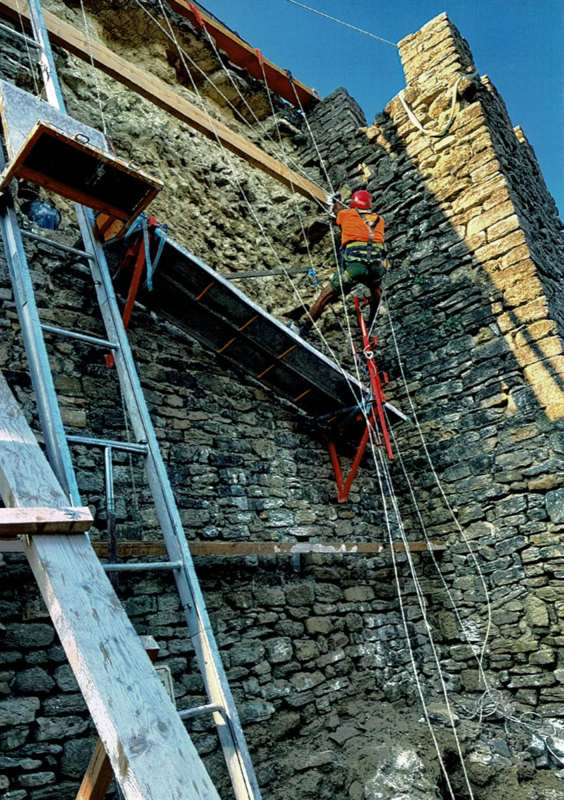 2023_Facchineri-et-fils_Faucon_entretien de remparts effondrés